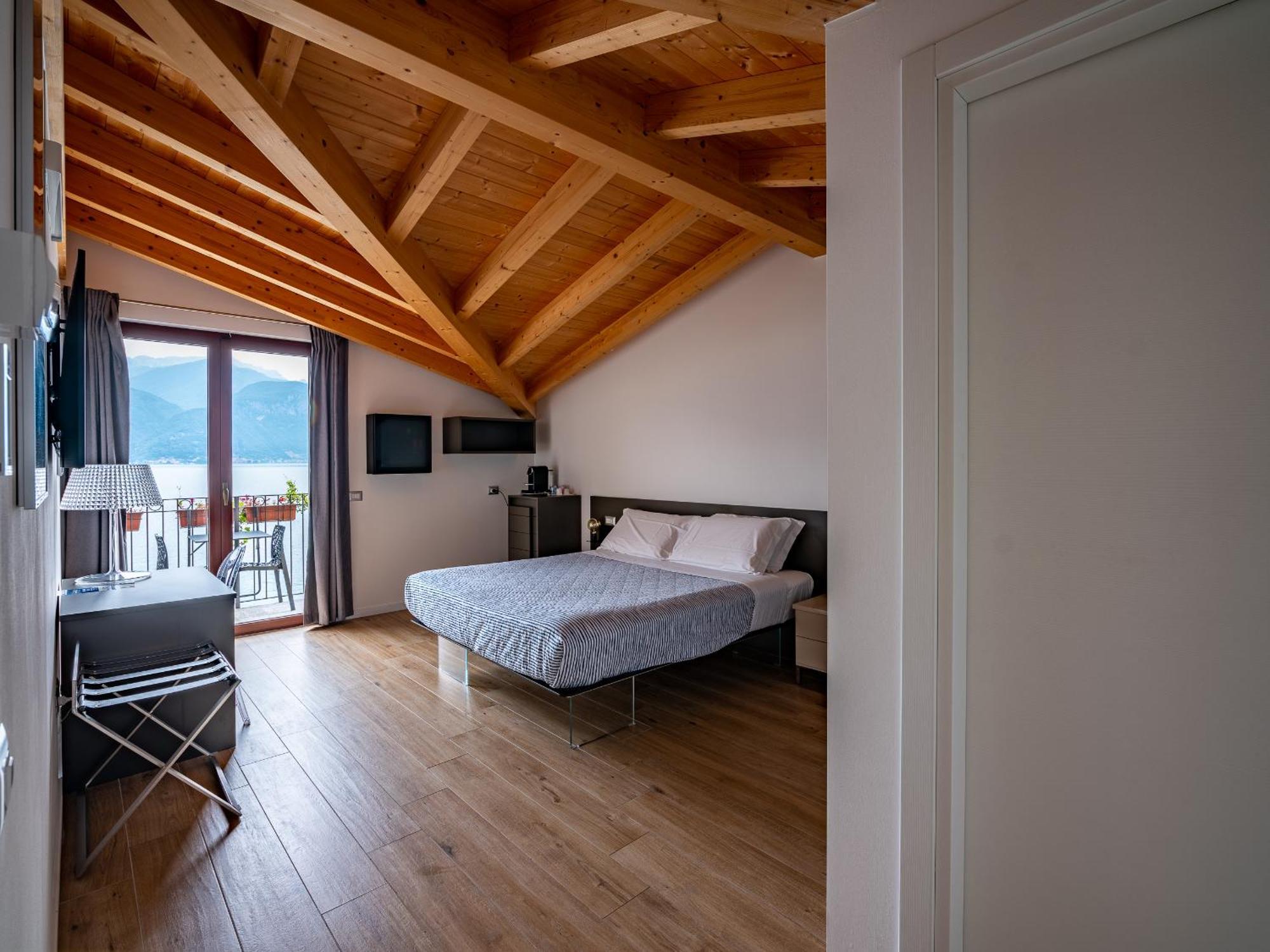 Double Room Lake View